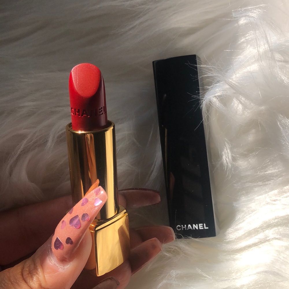 Chanel Rouge Allure lipstick 169- Rouge Tentation